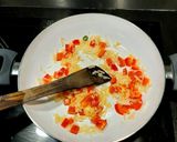 Une image de l'étape 1 de Dahl de lentilles corail et butternut roti.