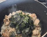 A picture of step 6 of Seaweed Chicken Soup.