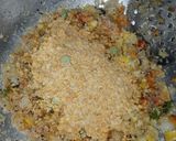 A picture of step 3 of Oats upma.