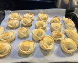 Foto del paso 3 de la receta: Empanadas de cebolla y queso 🧀 🧅