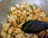 A picture of step 3 of Idli upma.