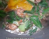 Foto langkah ke 4 dari resep Kwetiau Siram Udang.