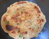 கோதுமை கார்லிக் பரோட்டா ரெசிபி ஸ்டேப் 5 புகைப்படம்