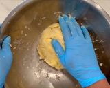 A picture of step 2 of Chicken, leek and thyme pie.