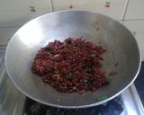 A picture of step 2 of Beetroot paratha.