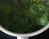 Foto langkah ke 2 dari resep Sayur bening daun singkong dan sambal.