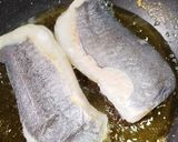 Foto del paso 3 de la receta: Merluza a la Marinera