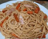 Foto del paso 4 de la receta: Espagueti con zanahoria, puerro y york al estilo oriental. Fácil y barato