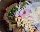 Foto langkah ke 2 dari resep 488. Ayam Kukus Hongkong.