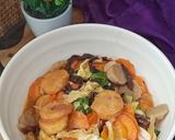 Foto langkah ke 5 dari resep Sapo Tofu Jamur Sayuran.