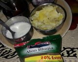 A picture of step 3 of Dahi puri.