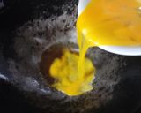 Foto langkah ke 1 dari resep Tumis kubis telor orak arik.