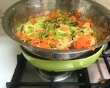 Foto del paso 3 de la receta: Espaguetis de calabacín y zanahoria rallada con pesto de aguacate