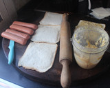 Foto del paso 4 de la receta: Salchichas gigantes envueltas en pan de molde