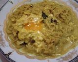 Foto langkah ke 7 dari resep Level Up Indomie Kari ala Chef LaOde MCI.