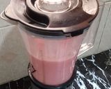 A picture of step 4 of Super Milk Shake.
