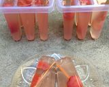 Foto langkah ke 6 dari resep Jelly lychee strawberry.