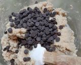 Foto del paso 2 de la receta: Cookies de mantequilla de maní con nueces y chips de chocolate 💣💥