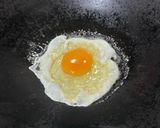 Foto langkah ke 2 dari resep Nasi Telur Aduk.