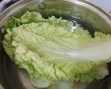 Foto langkah ke 2 dari resep Steam Daging Gulung Sawi Putih.