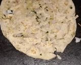 A picture of step 4 of Onion paratha.