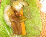 Foto langkah ke 5 dari resep Ayam barbeque gulung sayur.