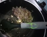 Foto langkah ke 2 dari resep Nasi Goreng Kornet Telur.