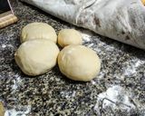 Foto del paso 1 de la receta: TORTAS FRITAS Argentinas🇦🇷 hechas en Colombia🇨🇴...!