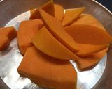 Foto del passaggio 1 della ricetta Cubetti di zucca gratinati