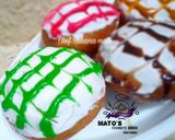 A picture of step 22 of 4 different Glazed doughnuts💃💃💃💃💃.