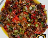 A picture of step 2 of Beef stir fried sauce.