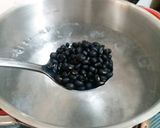 Hình bước làm 3 của món Trà đậu đen rang