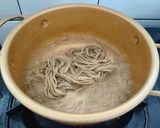 Foto langkah ke 1 dari resep Mie Telur Mandi Sayuran (Tidak Pedas).