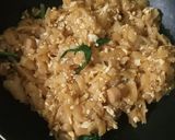 Foto langkah ke 7 dari resep Kwetiau Sosis.