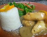 Foto del paso 3 de la receta: Pollo marinado con timbal de arroz y ensalada.👩🏼🍳😀