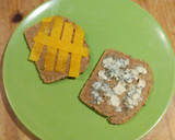 Foto del paso 1 de la receta: Tostada de tomate y espinacas
