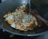 Foto langkah ke 6 dari resep Sundubu Jiggae (sup Tahu pedas Korea.