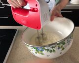 Hình bước làm 2 của món Bánh sữa chua của bà nội không cần lò nướng