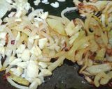 Foto langkah ke 3 dari resep Caramelized onion pasta.