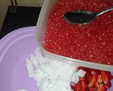 Foto langkah ke 5 dari resep Buko Strawberry.