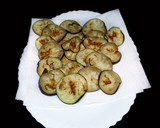 Foto del paso 4 de la receta: Berenjenas a la plancha con aliño de ajo, perejil y aceite de oliva