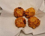 Foto del paso 6 de la receta: Albóndigas de merluza en salsa de ajo y perejil