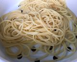 รูปขั้นตอนการทำที่ 1 ของ สปาเก็ตตี้ ผัดพริกแห้งไก่
