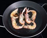 Foto del paso 1 de la receta: Paella de marisco