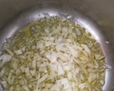 Foto del paso 2 de la receta: Guisadito de calamar, galeras y langostinos (olor a viernes)