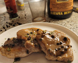Foto del paso 7 de la receta: Solomillo de cerdo con salsa de ratafía y pimienta negra