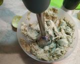Φωτογραφία βήματος 5 της συνταγής Το “not-hummus” από λευκά φασόλια, με ψημένο σκόρδο και δενδρολίβανο