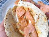 Quesadilla de salmón ahumado con orégano