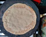 A picture of step 5 of Pizza paratha.