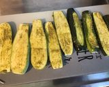 Une image de l'étape 4 de Trio de courgettes marinées et grillées.